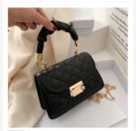 Fashionable universal brand chain, handheld shoulder bag, Korean style, internet celebrity - Image 4