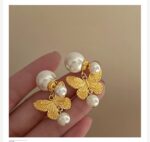 Silver silver needle from pearl, fashionable elegant earrings, flowered, high-quality style, french style, light luxury style