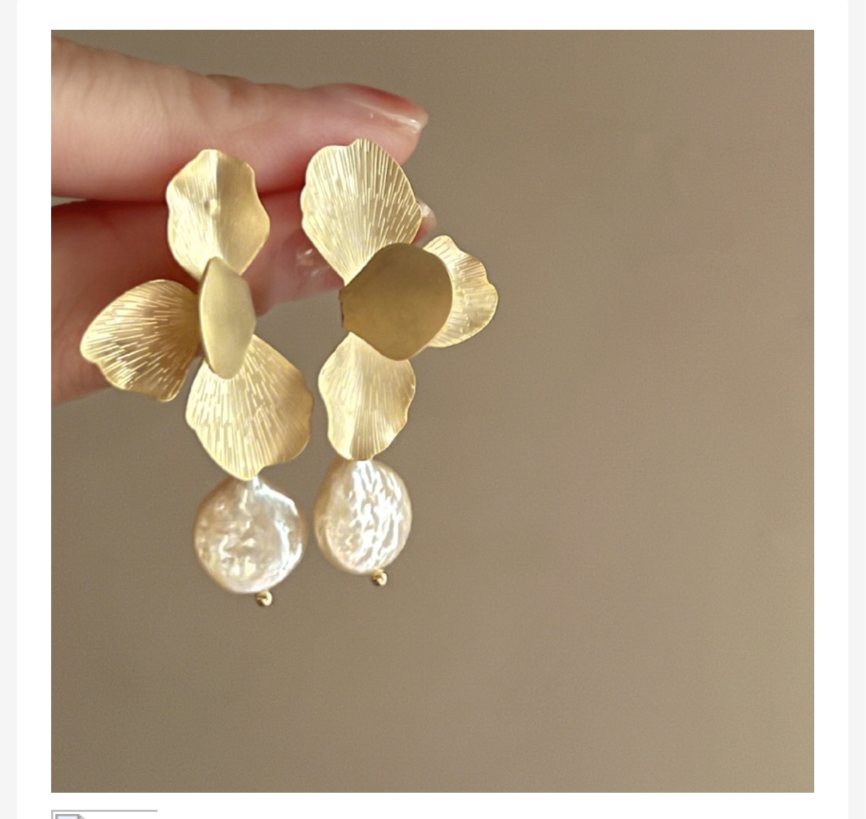 Screenshot_2025-10-15-23-00-00-431_wholesaleplus.com.bd-edit Silver silver needle from pearl, fashionable elegant earrings, flowered, high-quality style, french style, light luxury style - Image 1