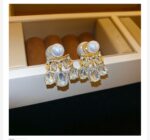 Silver silver needle from pearl, fashionable elegant earrings, flowered, high-quality style, french style, light luxury style - Image 7