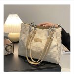 2025 New Trendy Large Capacity Shoulder Women's Bag Fashionable and Easiest for Match Underarm Tote Bag Casual Portable Commuting Bag - Image 2